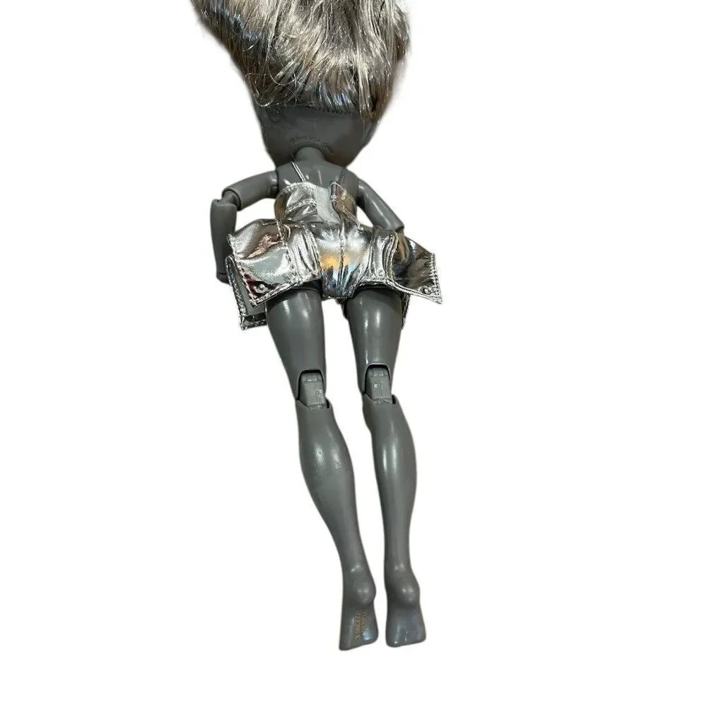 Rainbow High Shadow High Luna Madison Silver Hair Doll Chair Purse Earrings Shoe